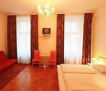Oda ve Kahvaltı Pension Liechtenstein Viyana