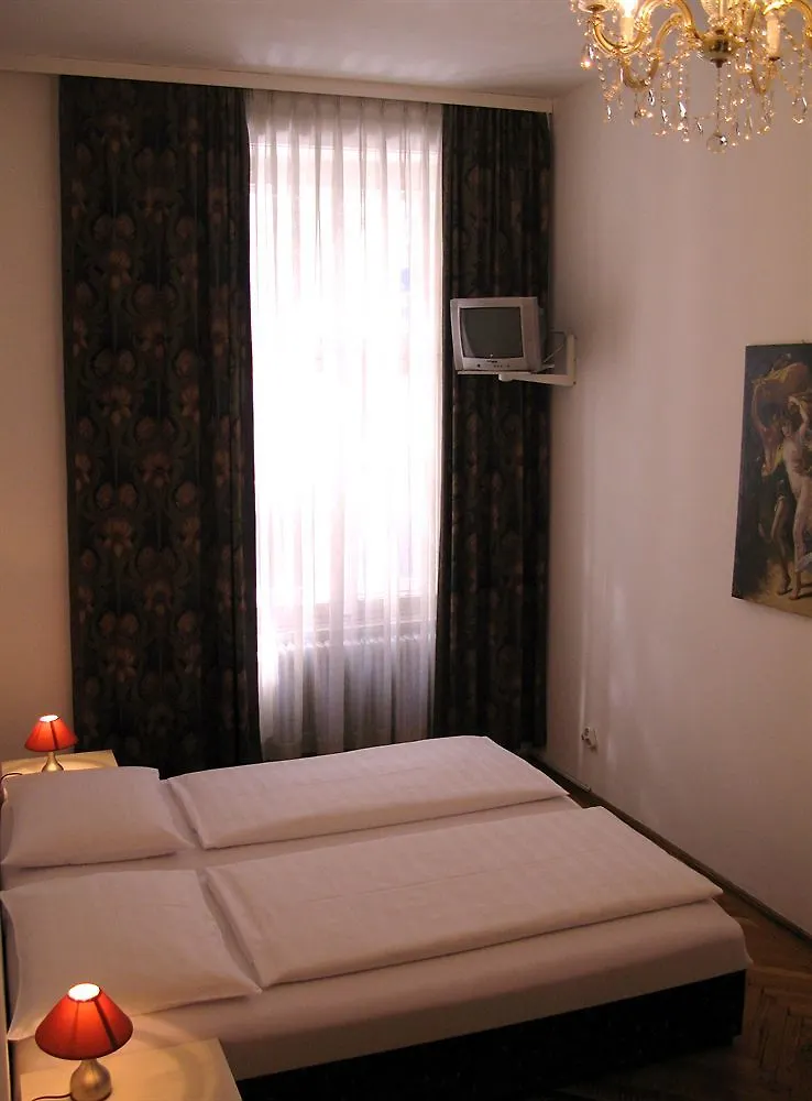 Pension Liechtenstein Viyana 3*,