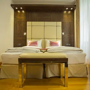 4* Otel Western Arcadia