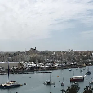επισκεφθείτε το ξενοδοχείο