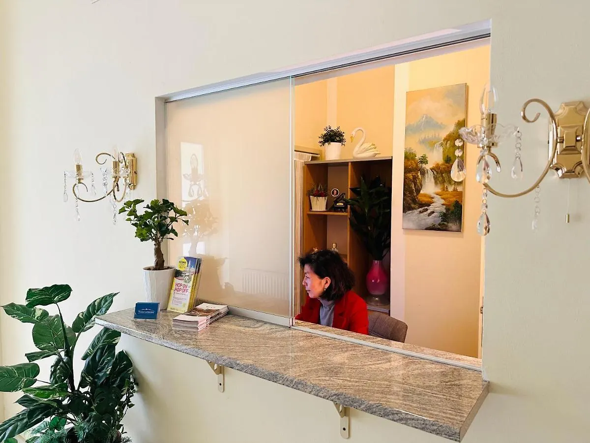 Pension Liechtenstein Vienna Bed & Breakfast